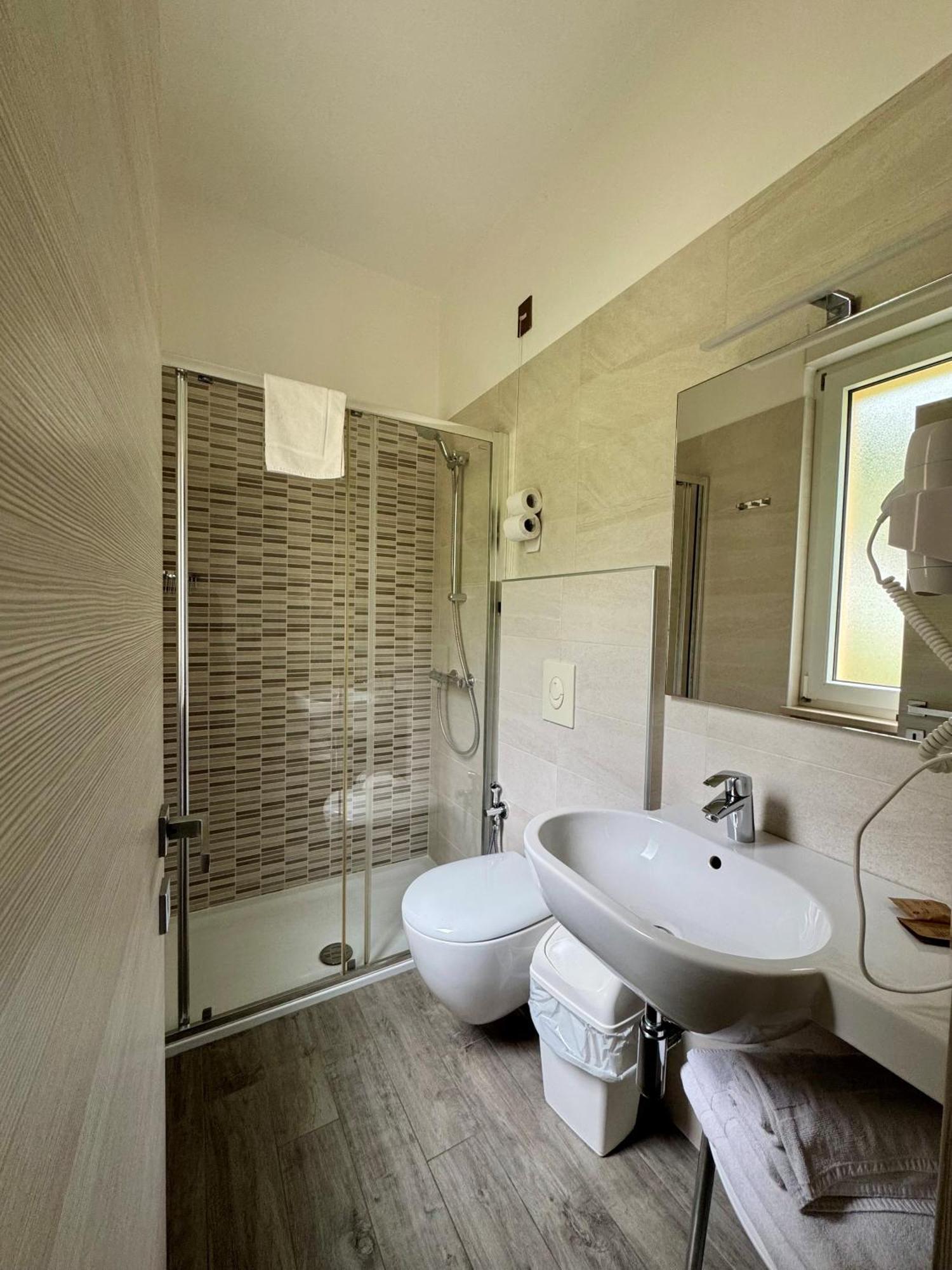 Hotel Casa Serena Malcesine Buitenkant foto